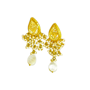 Thewa white peral earring with pearl chain