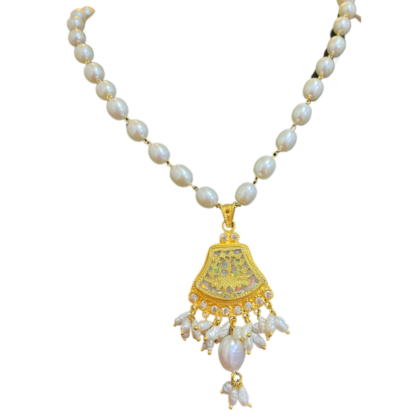 White Thewa Pearl Necklace set